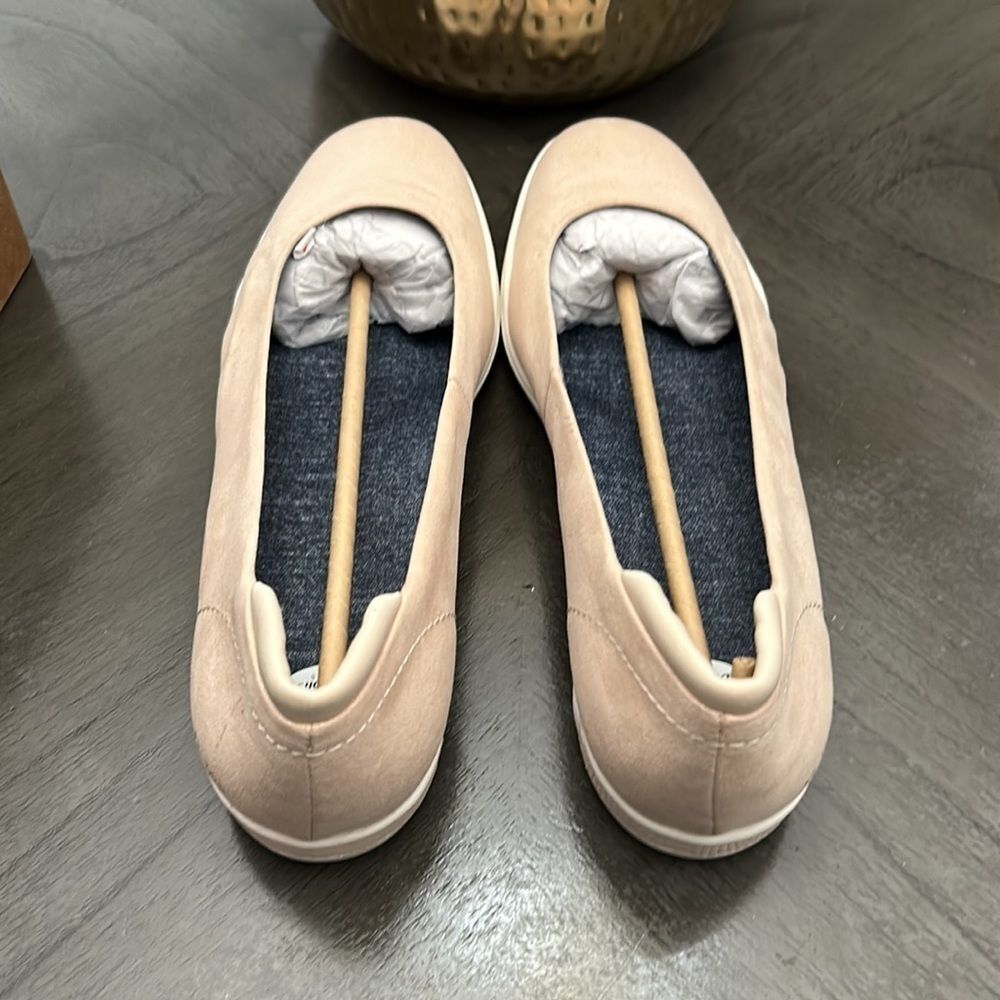 Dr. Scholl's Rise Shine Women's Faux Suede Lightweight Cushioned Ballet Flats - Picture 6 of 10